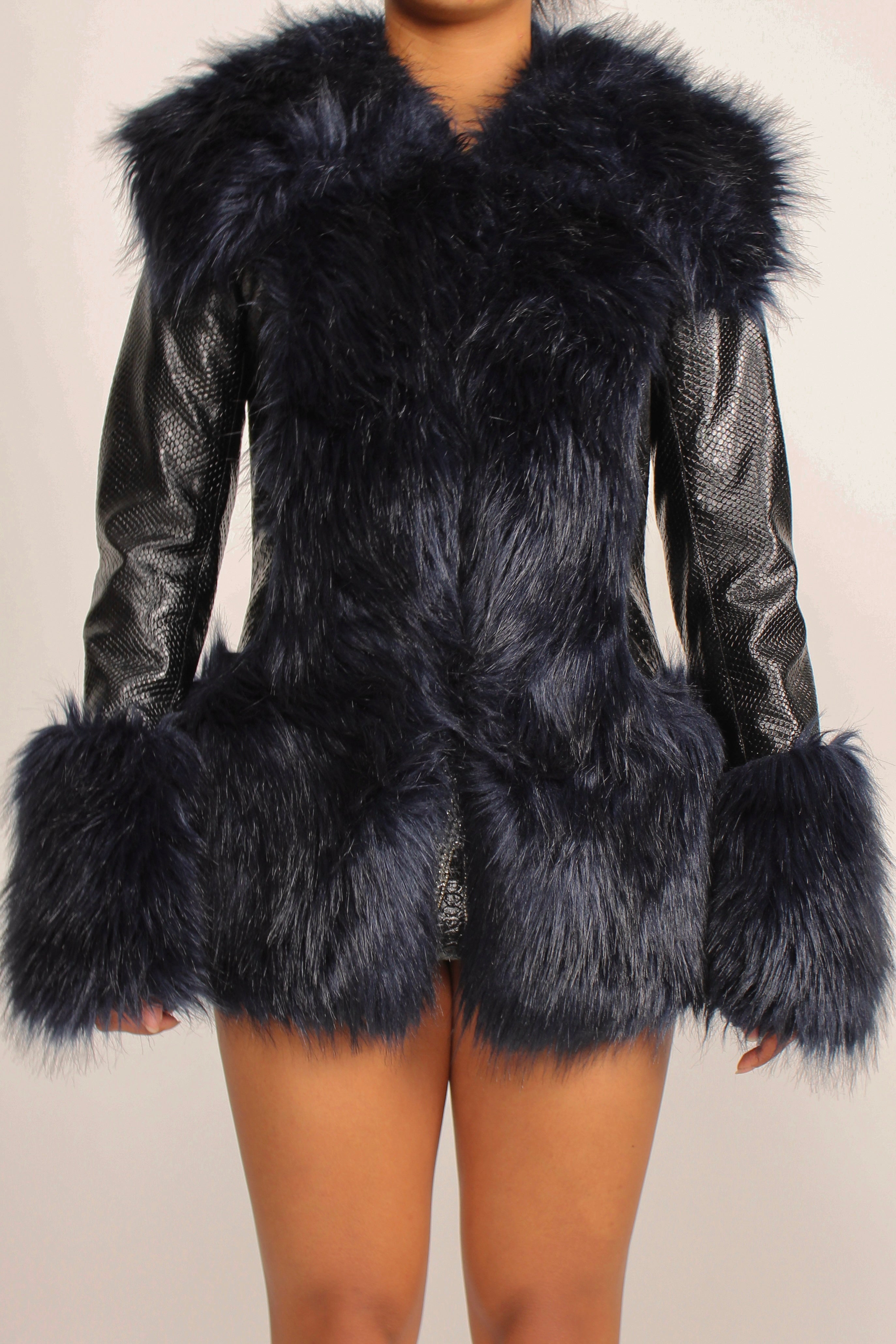 Kimshui Jacket Rental