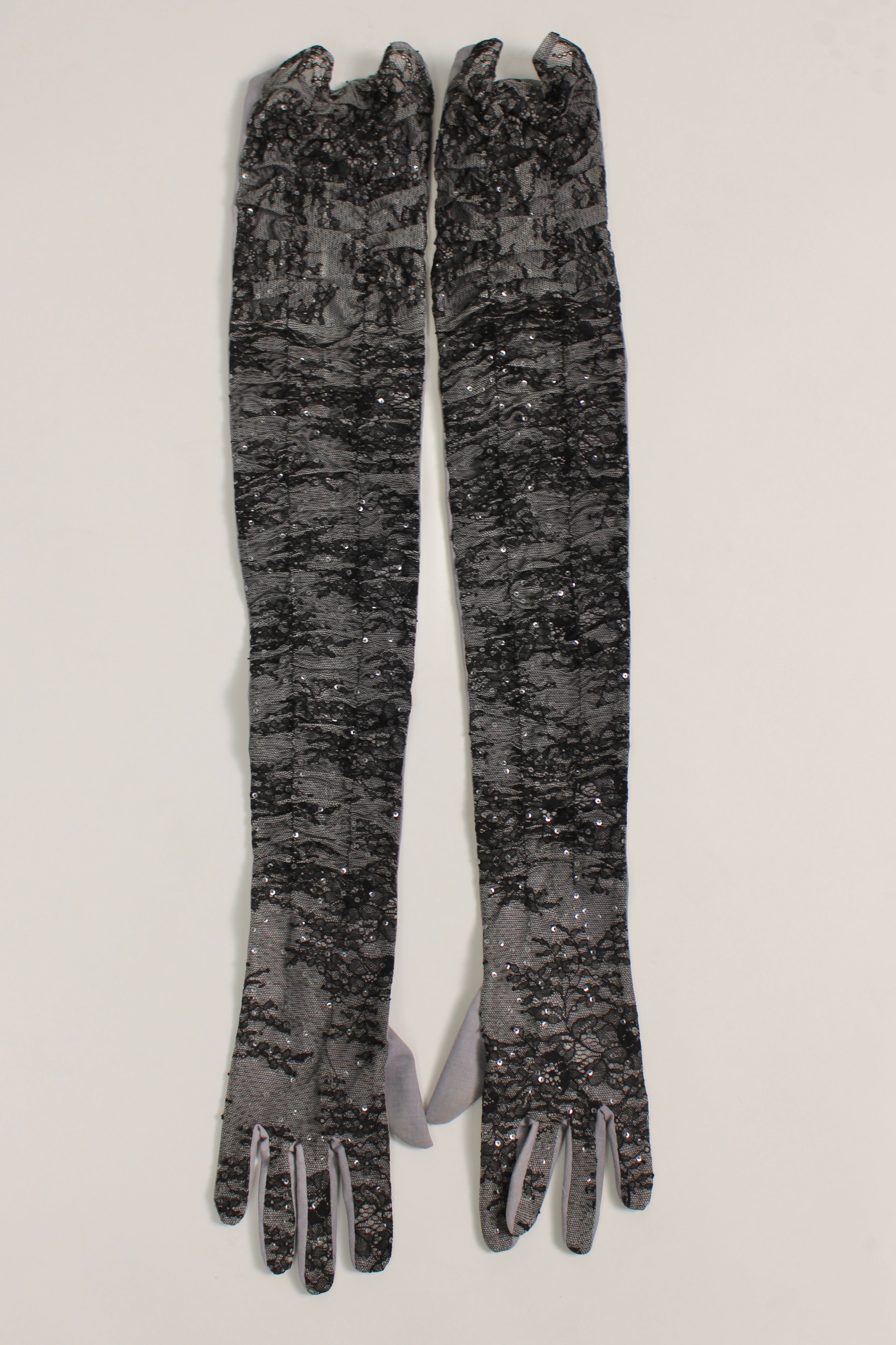 Didu Lace Gloves Rental