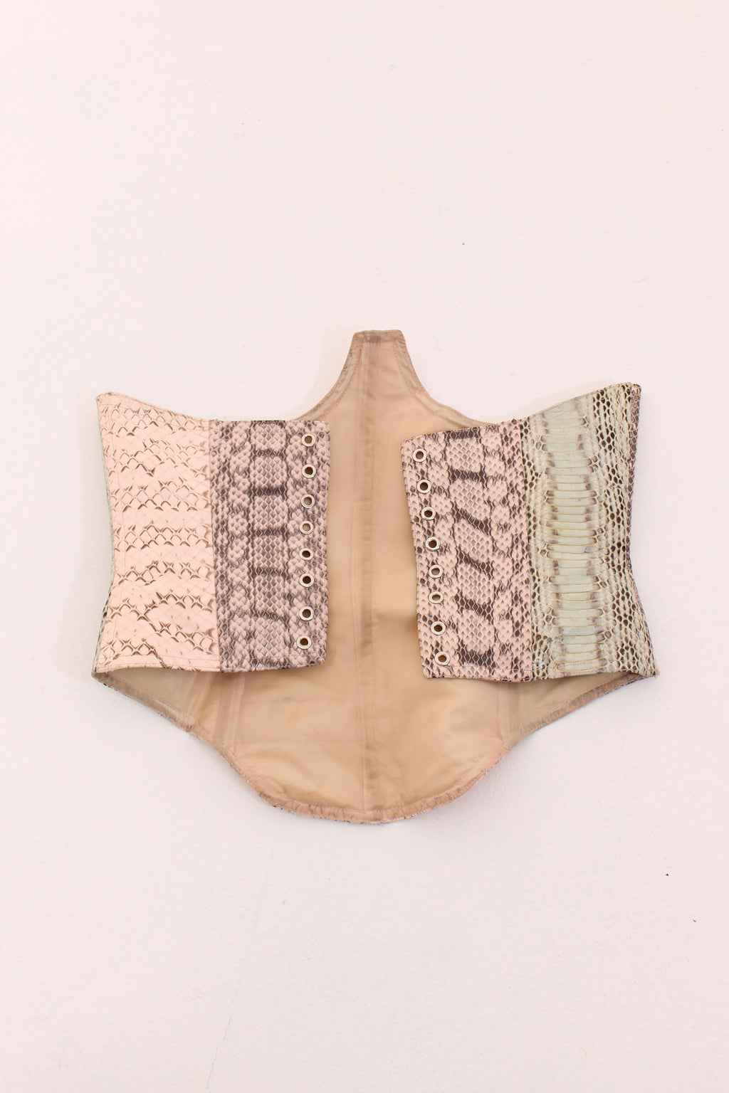 Didu Bustier Rental