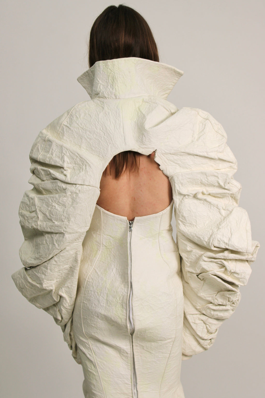 Runway Han Kjobenhavn Wax Sleeves Rental