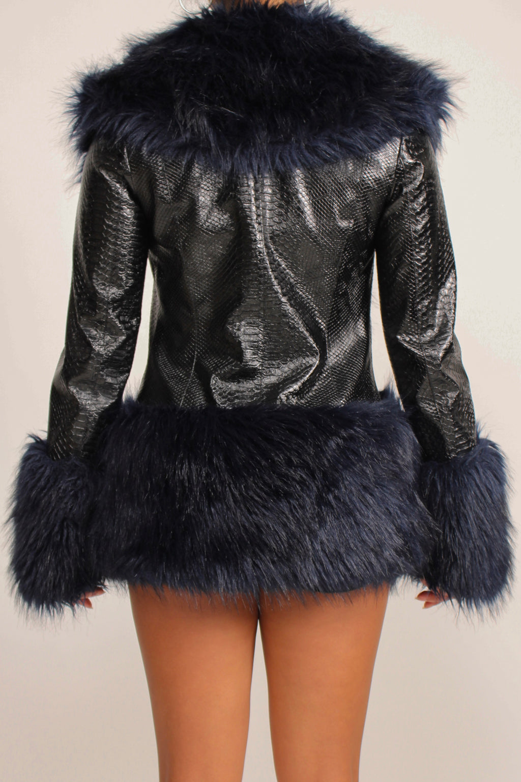 Kimshui Jacket Rental