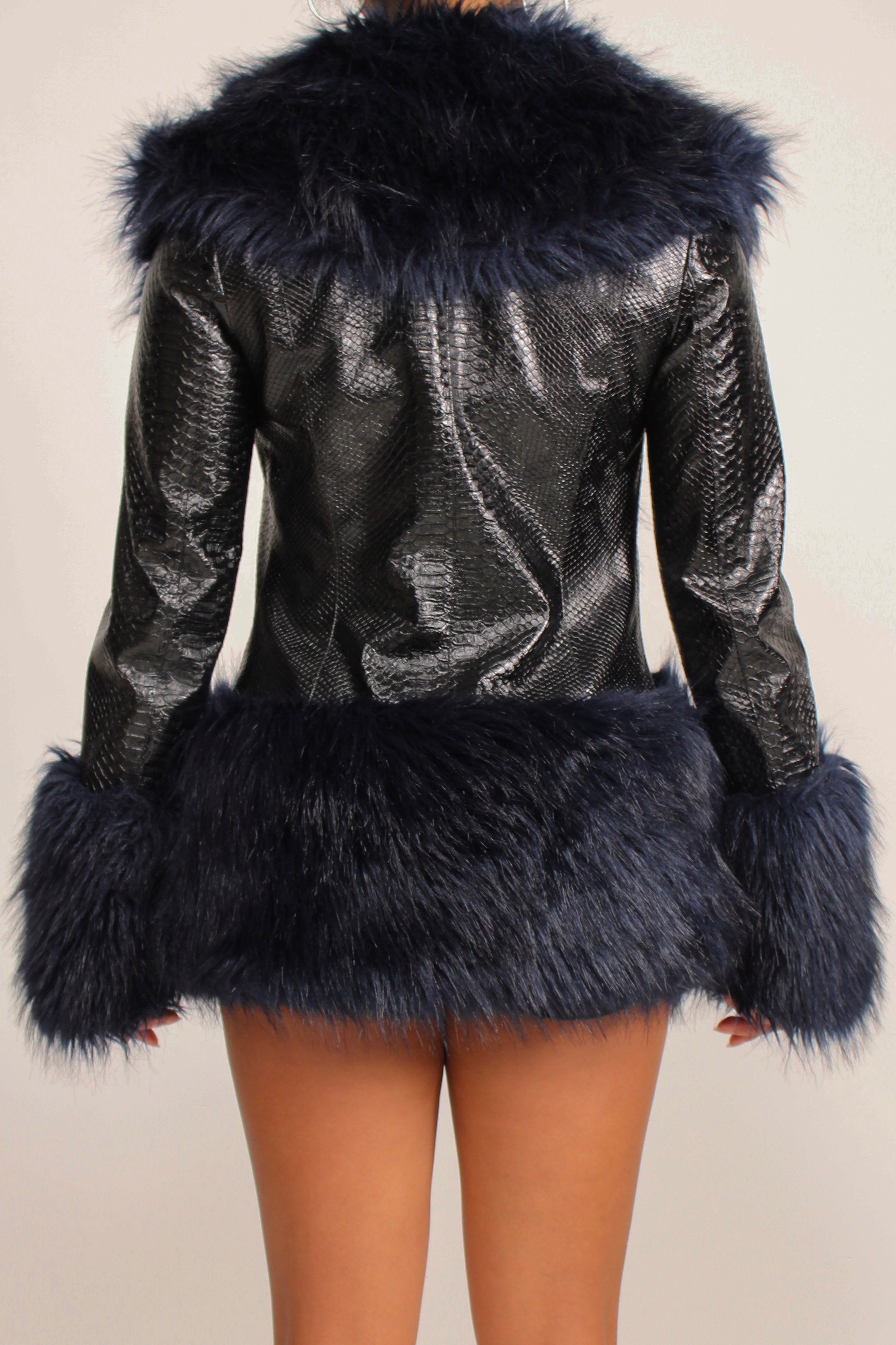 Kimshui Jacket Rental