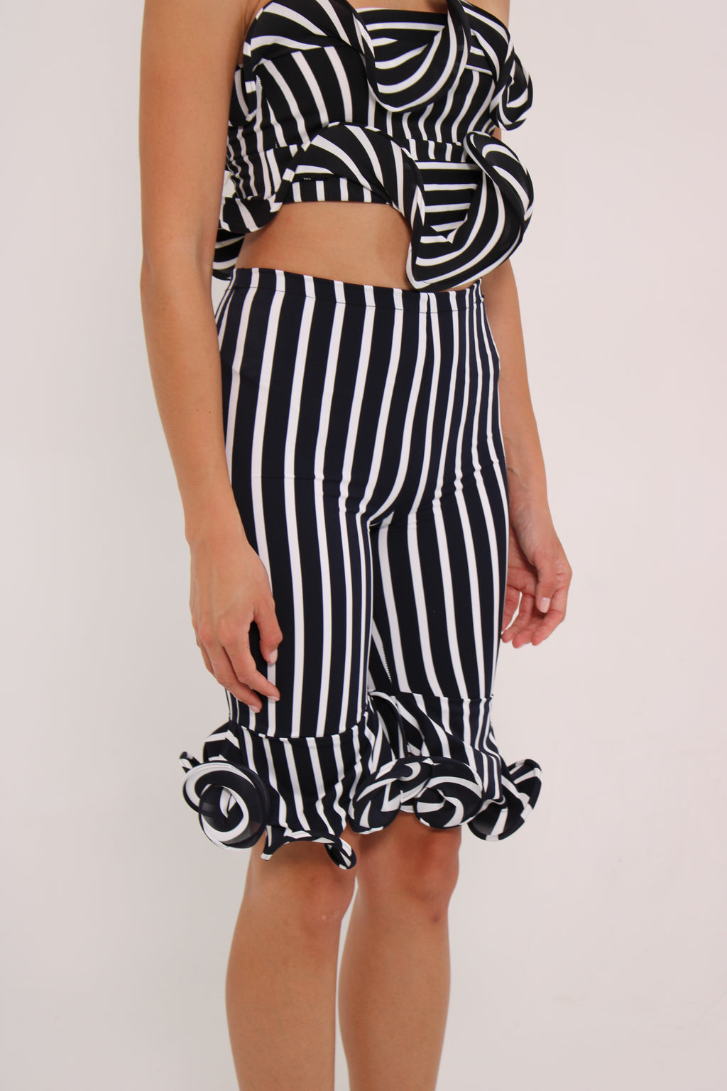 Naomi Tarazi Capris Rental