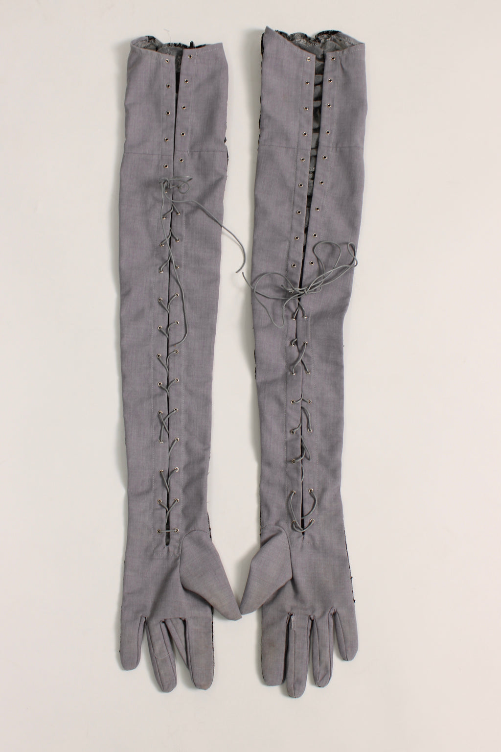 Didu Lace Gloves Rental