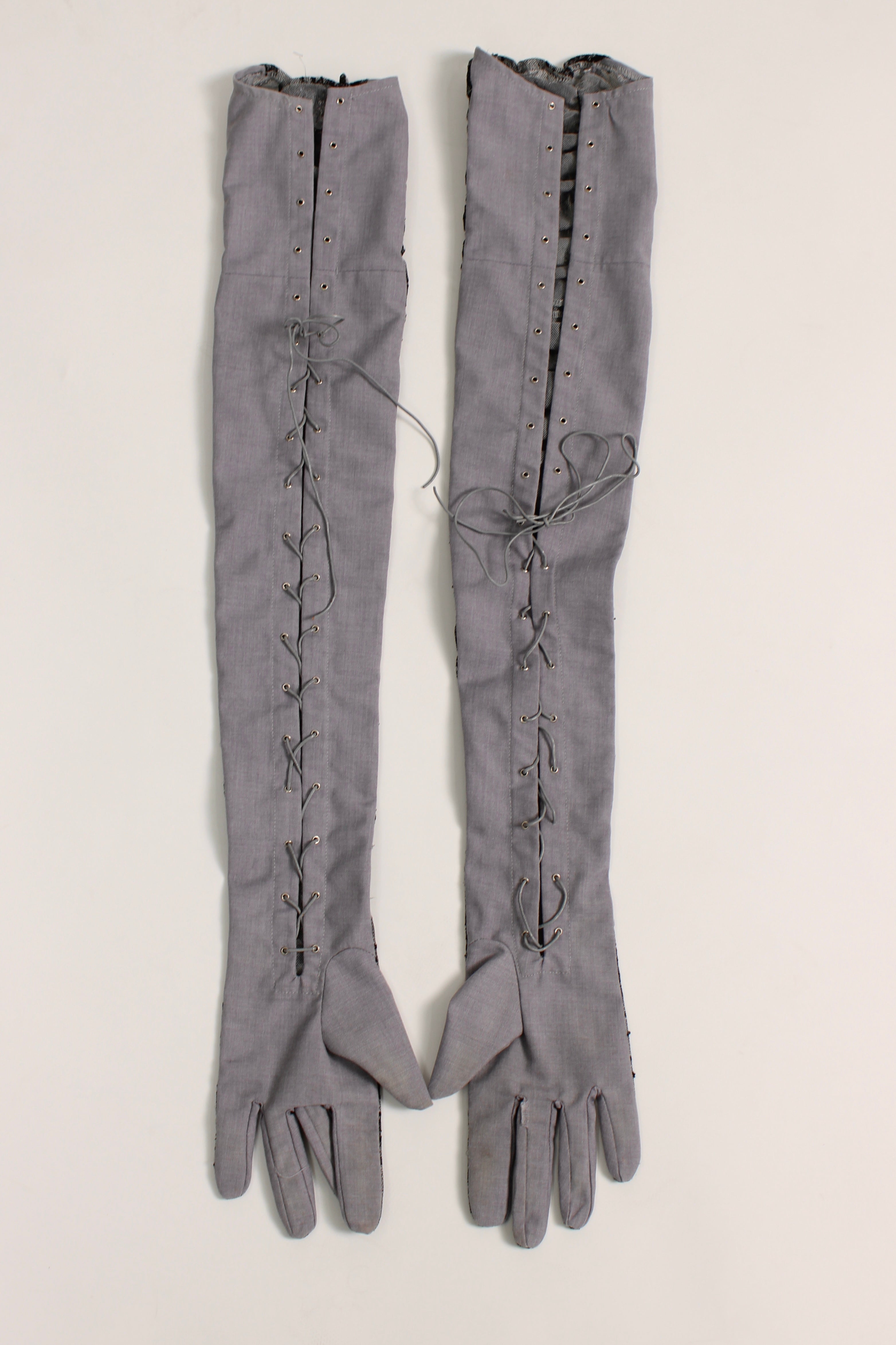 Didu Lace Gloves Rental