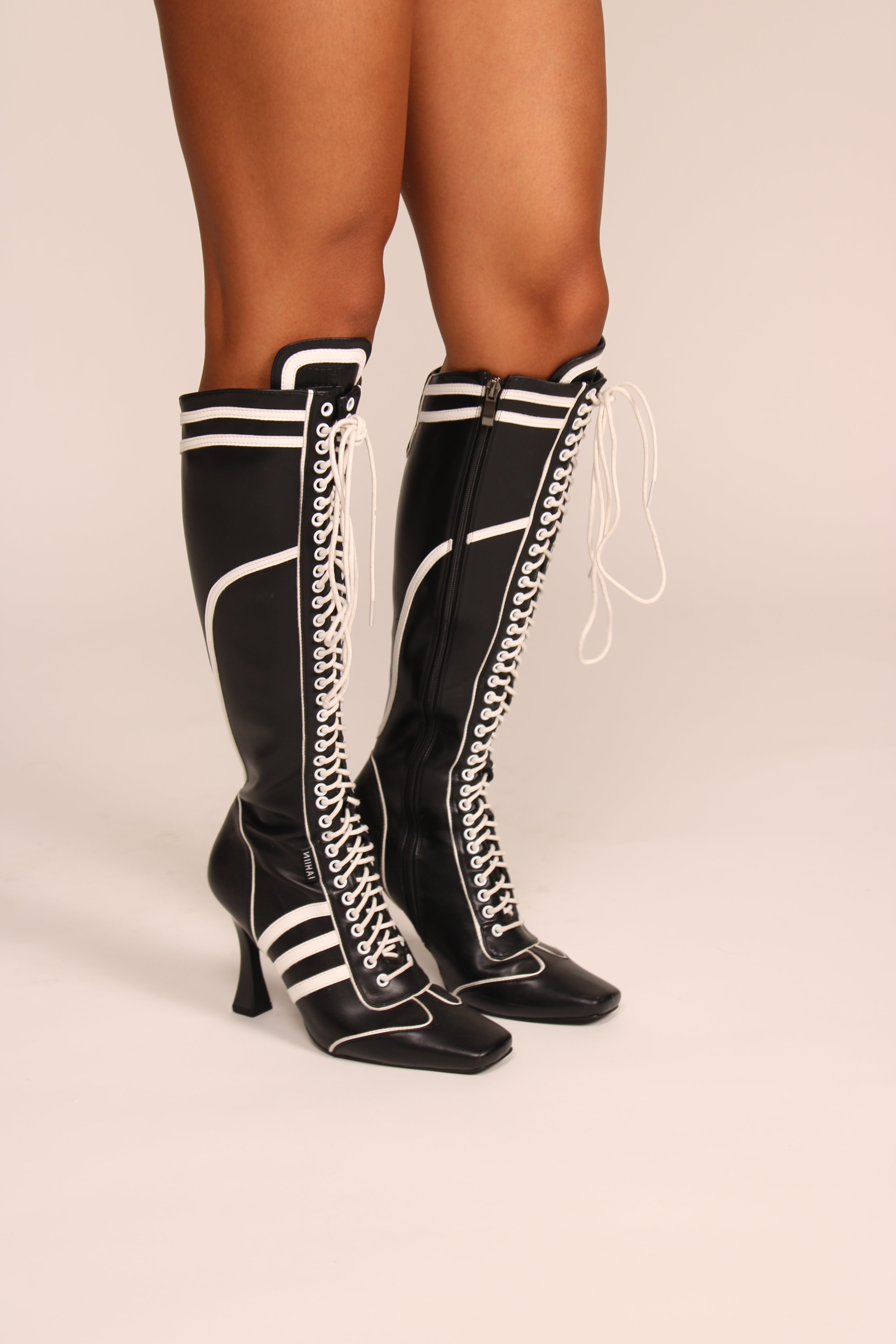 NiiHai Boxer Boots Rental