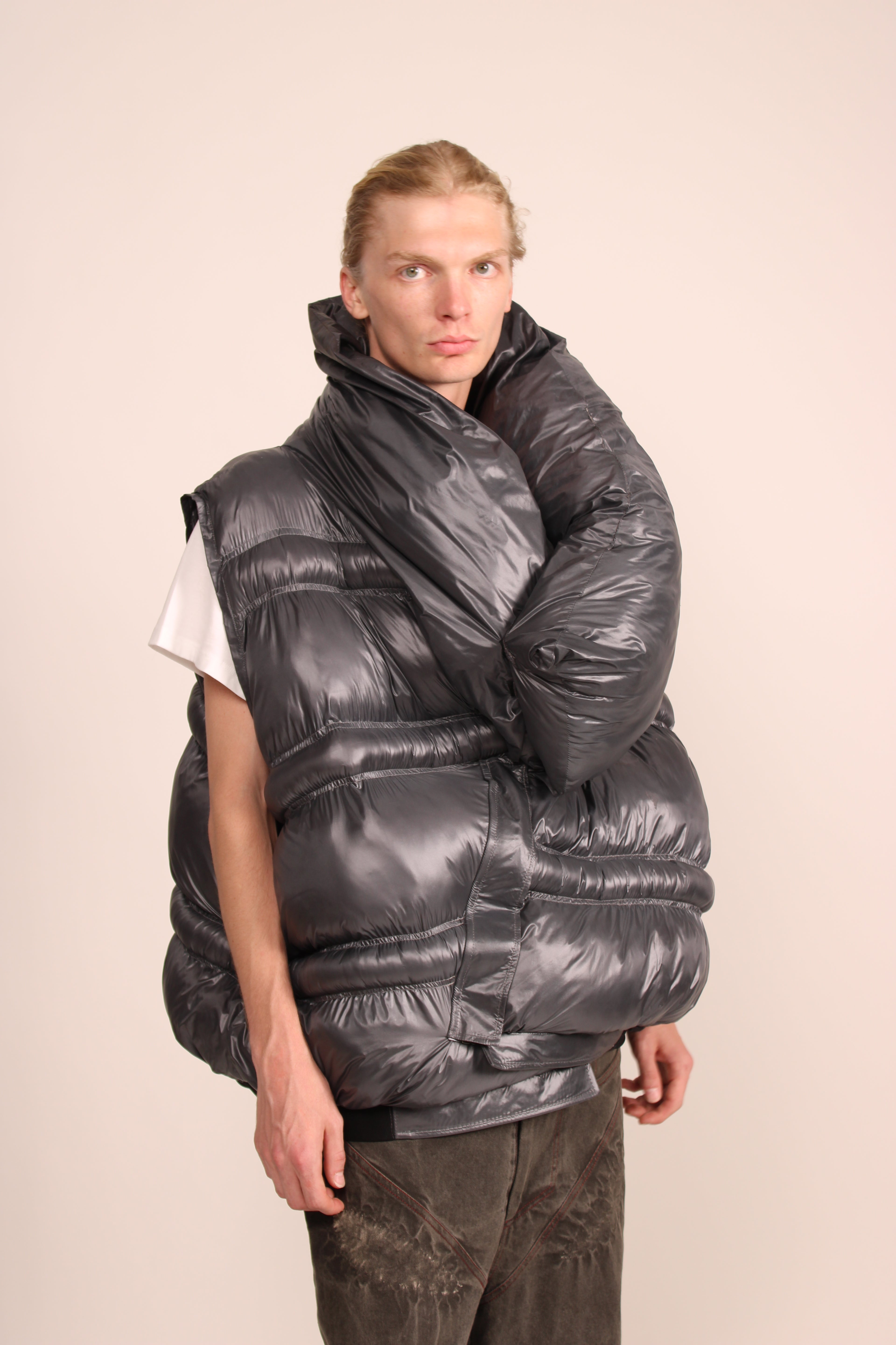 Prototype AM Vest Rental