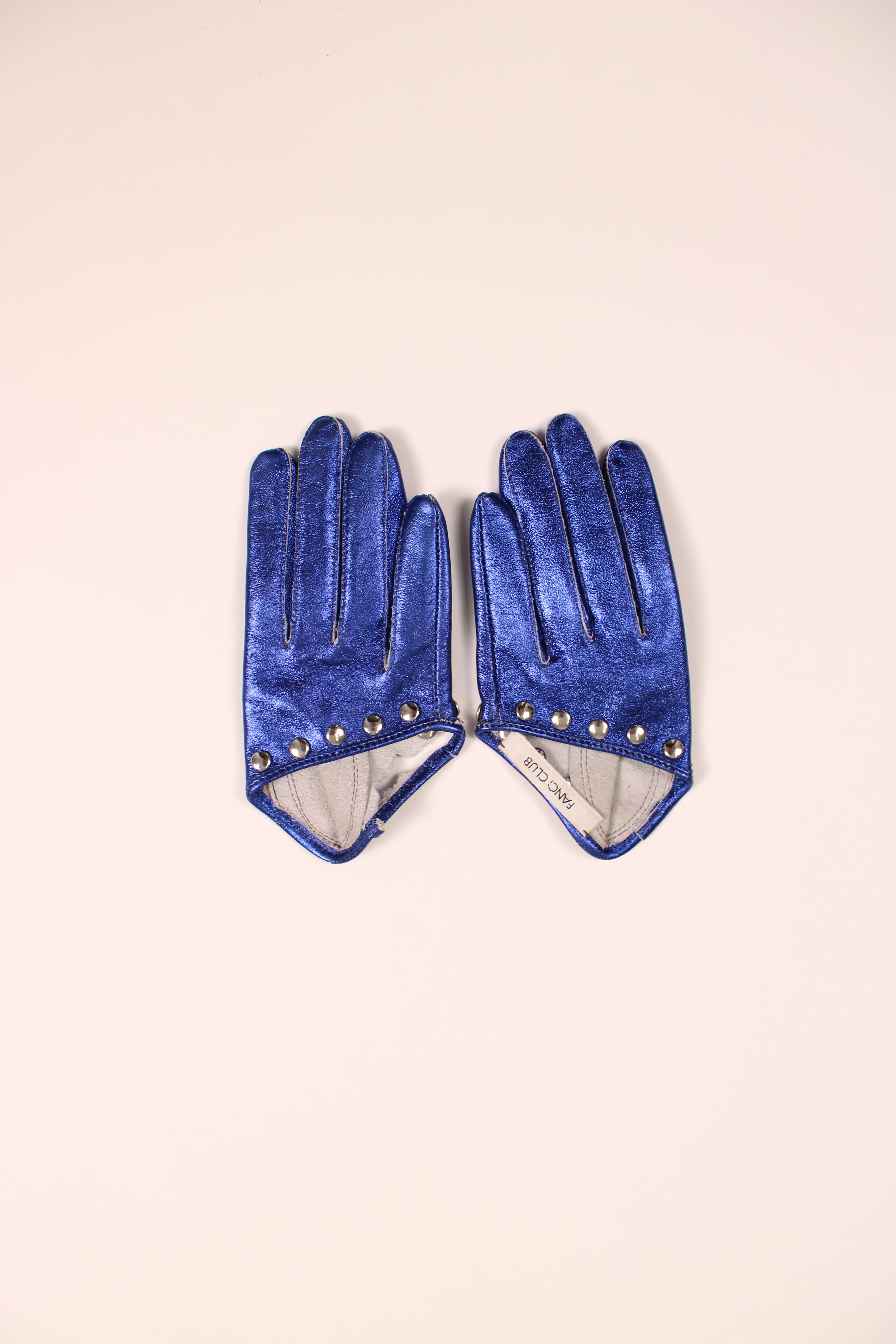 Fanci Club Gloves Rental